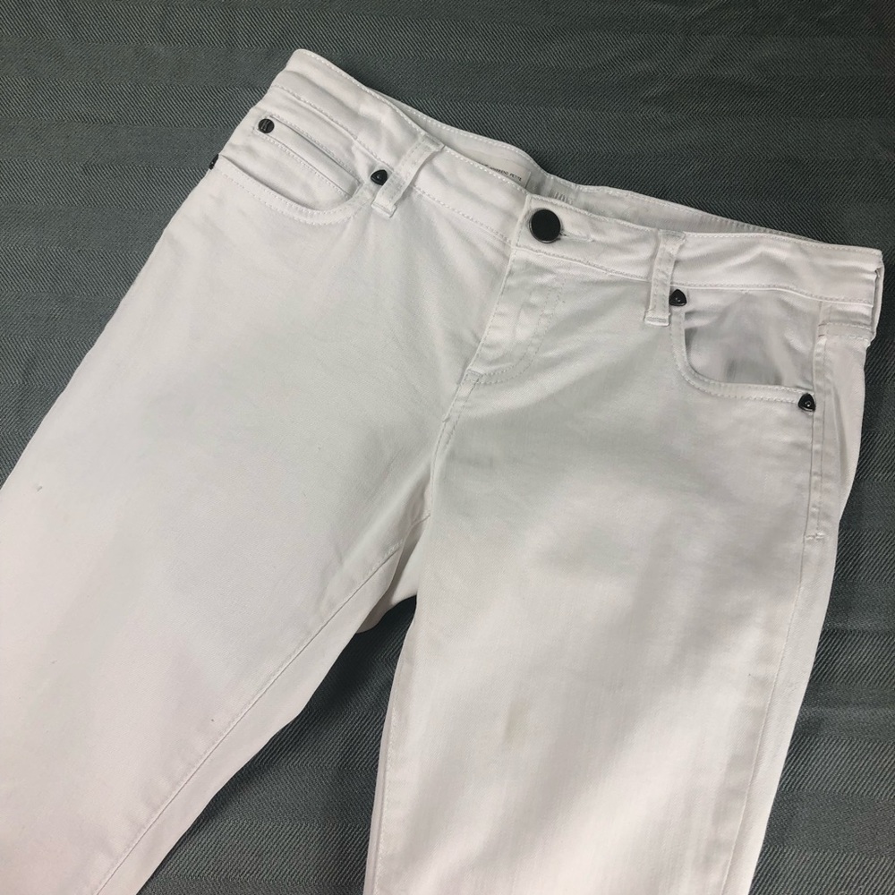 D1 - Kut From The Kloth Catherine Boyfriend Jeans in Optic White - 6P